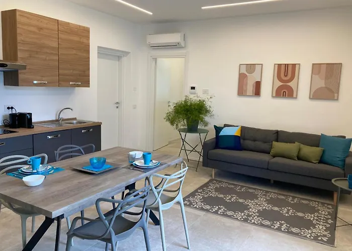 Montisola Apartment *